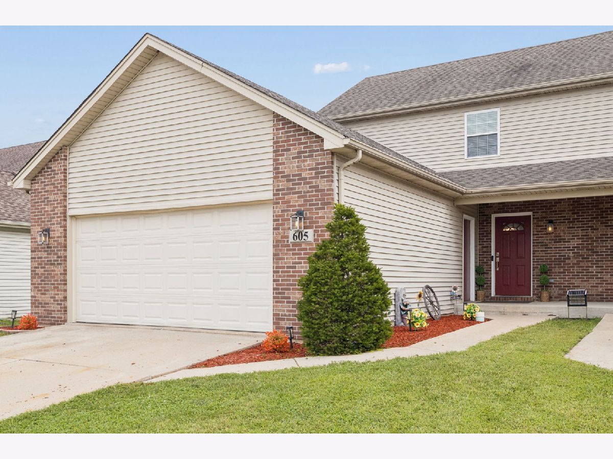  For Sale Coal City Illinois, 605 Circle Drive