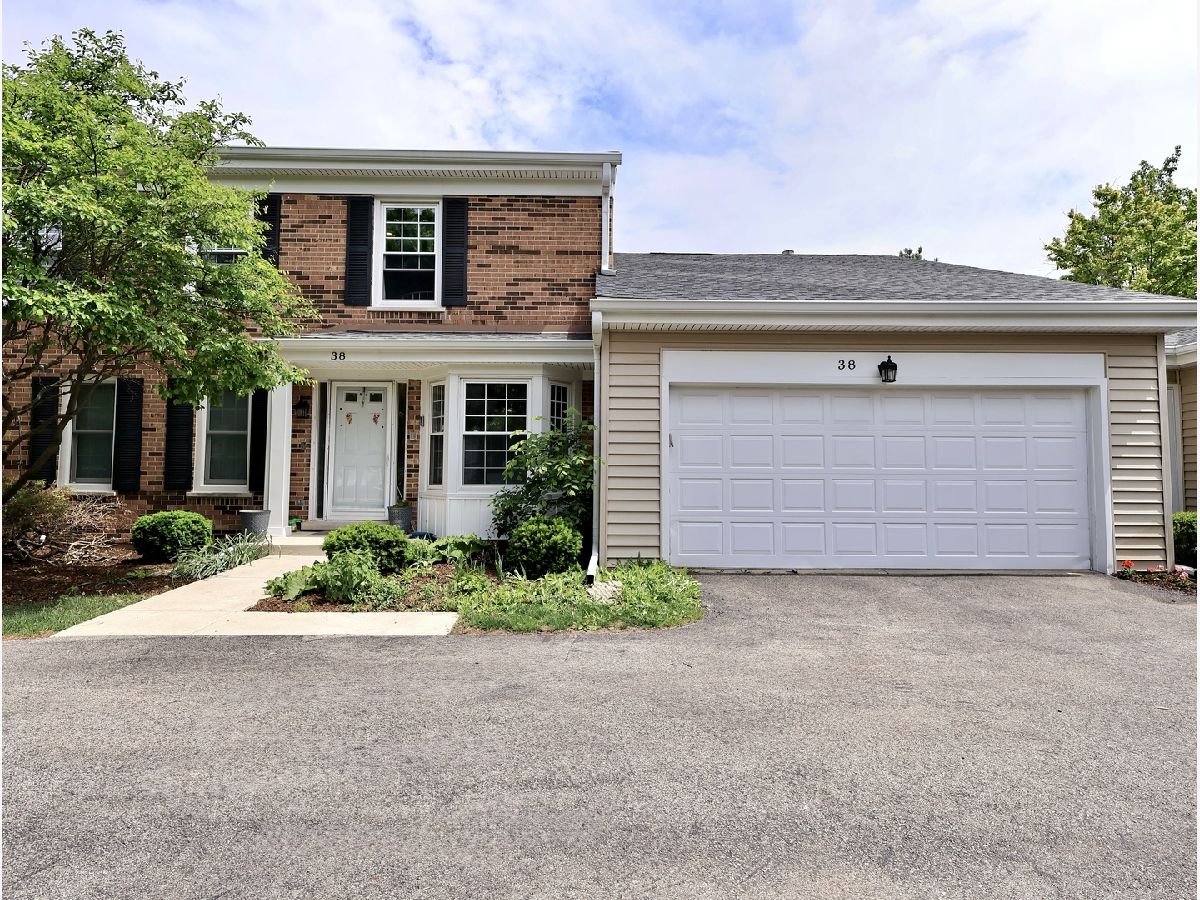 Townhomes & Condos & Homes For Sale Ancient Tree Northbrook Illinois, 38 The Court Of Greenway