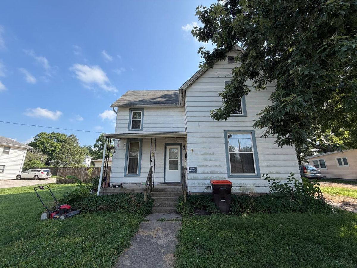  For Sale Farmer City Illinois, 202 Allen Street