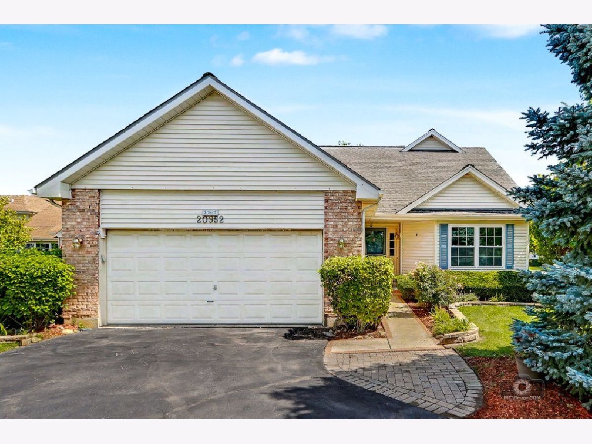 Townhomes & Condos & Homes For Sale Carillon Plainfield Illinois, 20952 Olive Street
