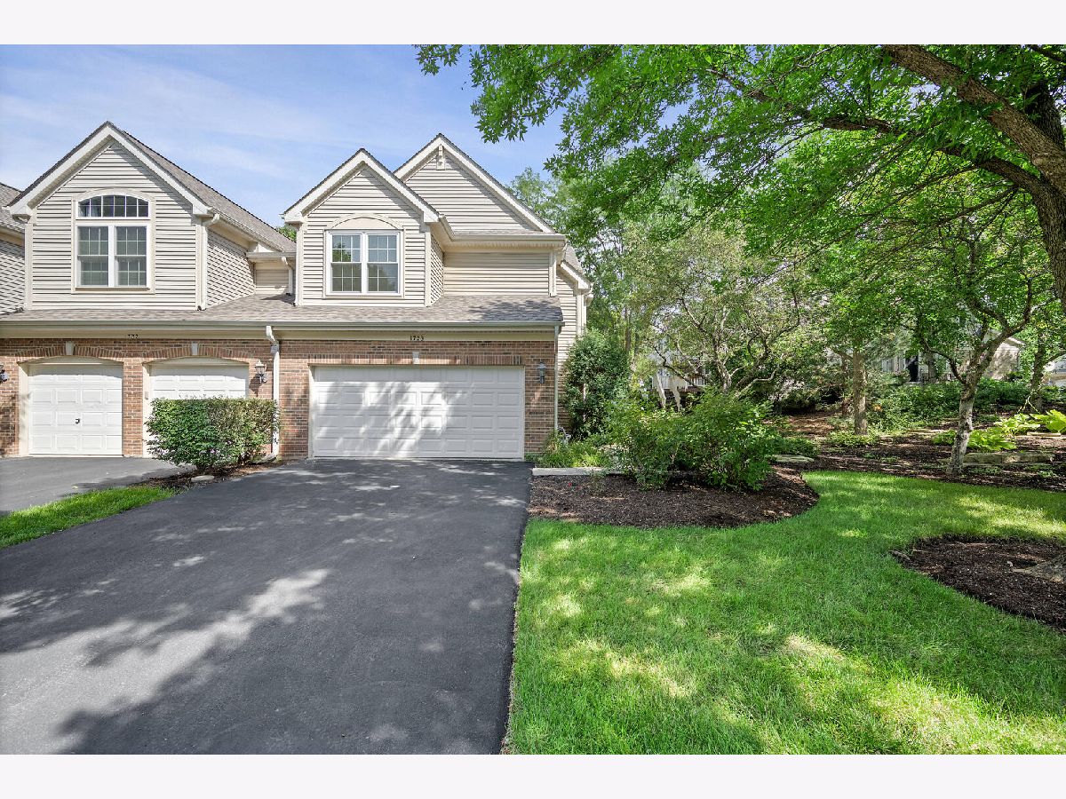 Townhomes For Sale Hidden Lake Lisle Illinois, 1728 Brookwood Road