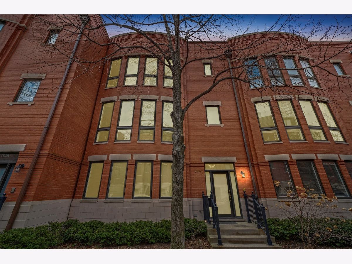 Townhomes & Condos For Rent Kinzie Park Chicago Illinois, 430 Canal