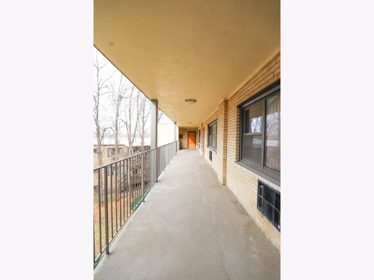  Rented Chicago Illinois, 2550 Catalpa