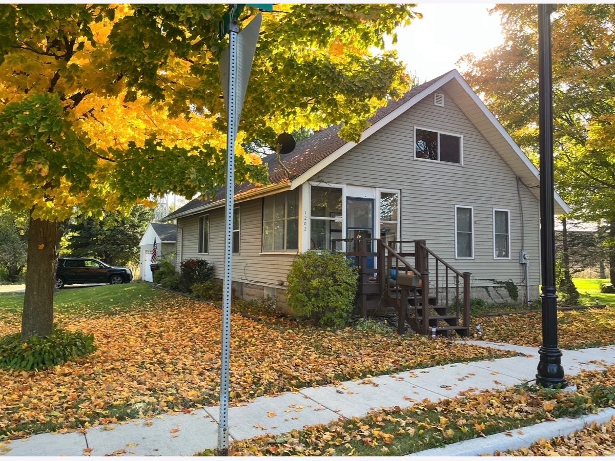  For Sale Rochelle Illinois, 1202 2nd Avenue
