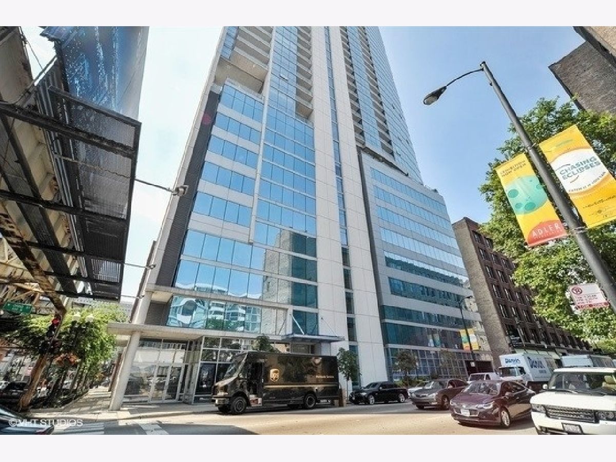 Condominiums For Rent Silver Tower Chicago Illinois, 303 Ohio