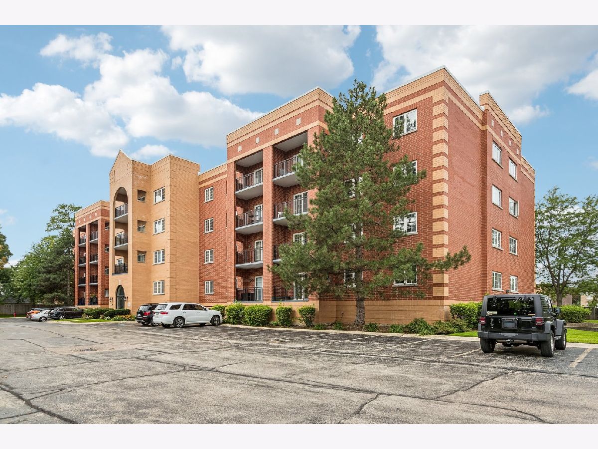 Condominiums For Sale Miramonte Pointe Palatine Illinois, 55 Hale Street