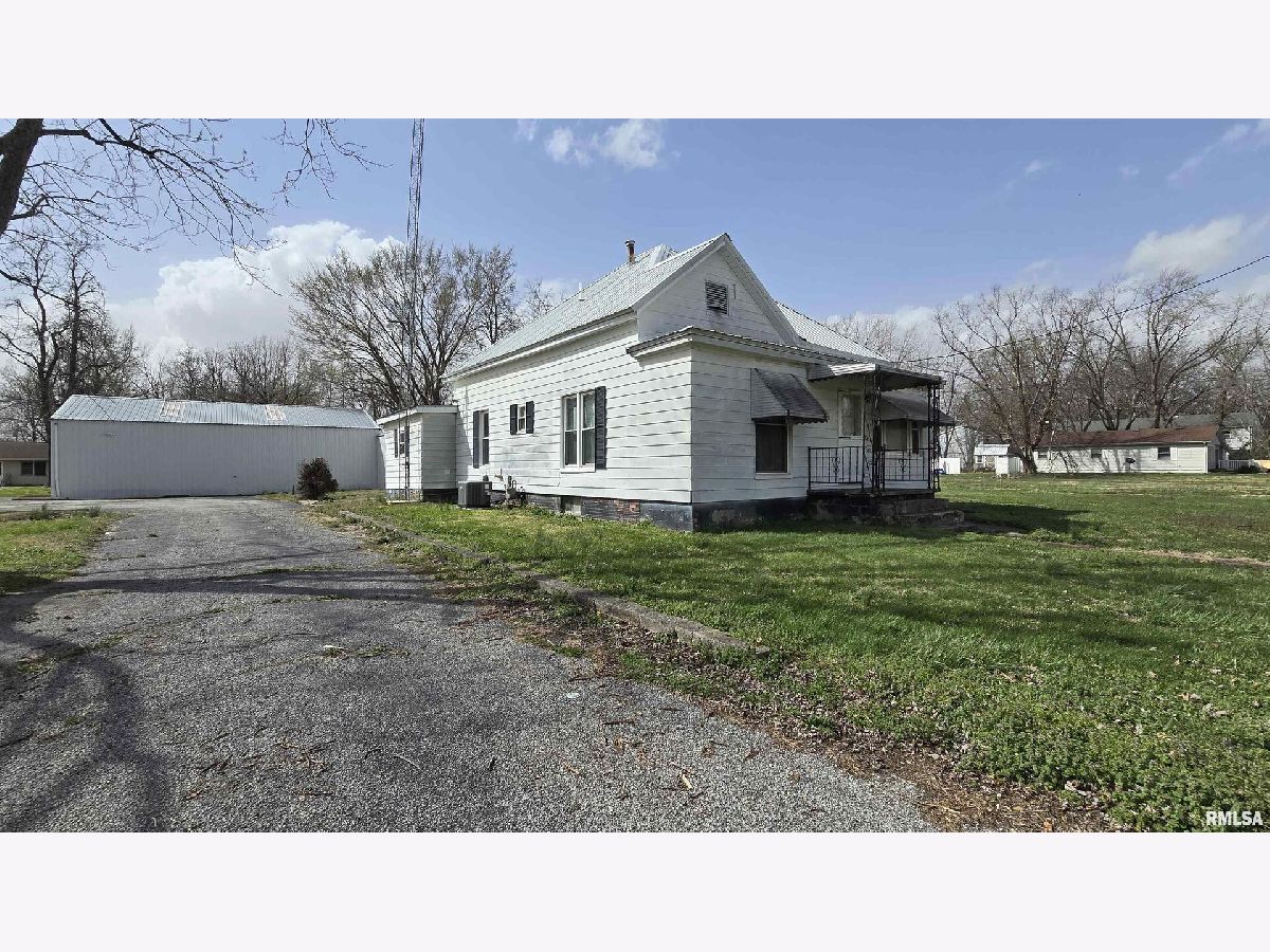  For Sale Harrisburg Illinois, 205 Shaw Street