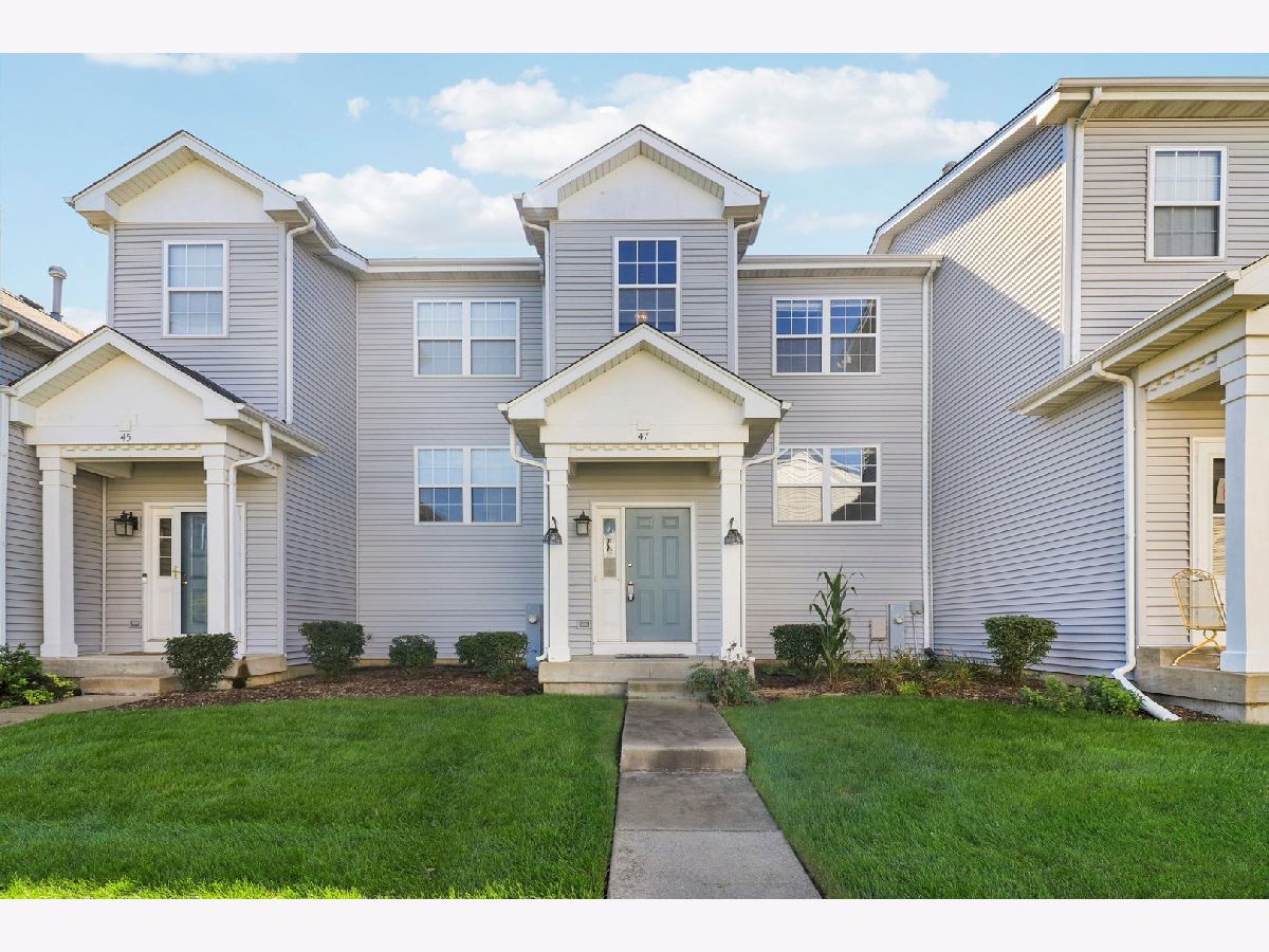Townhomes & Condos & Homes For Sale Cranberry Lake Hainesville Illinois, 47 Big Horn Drive