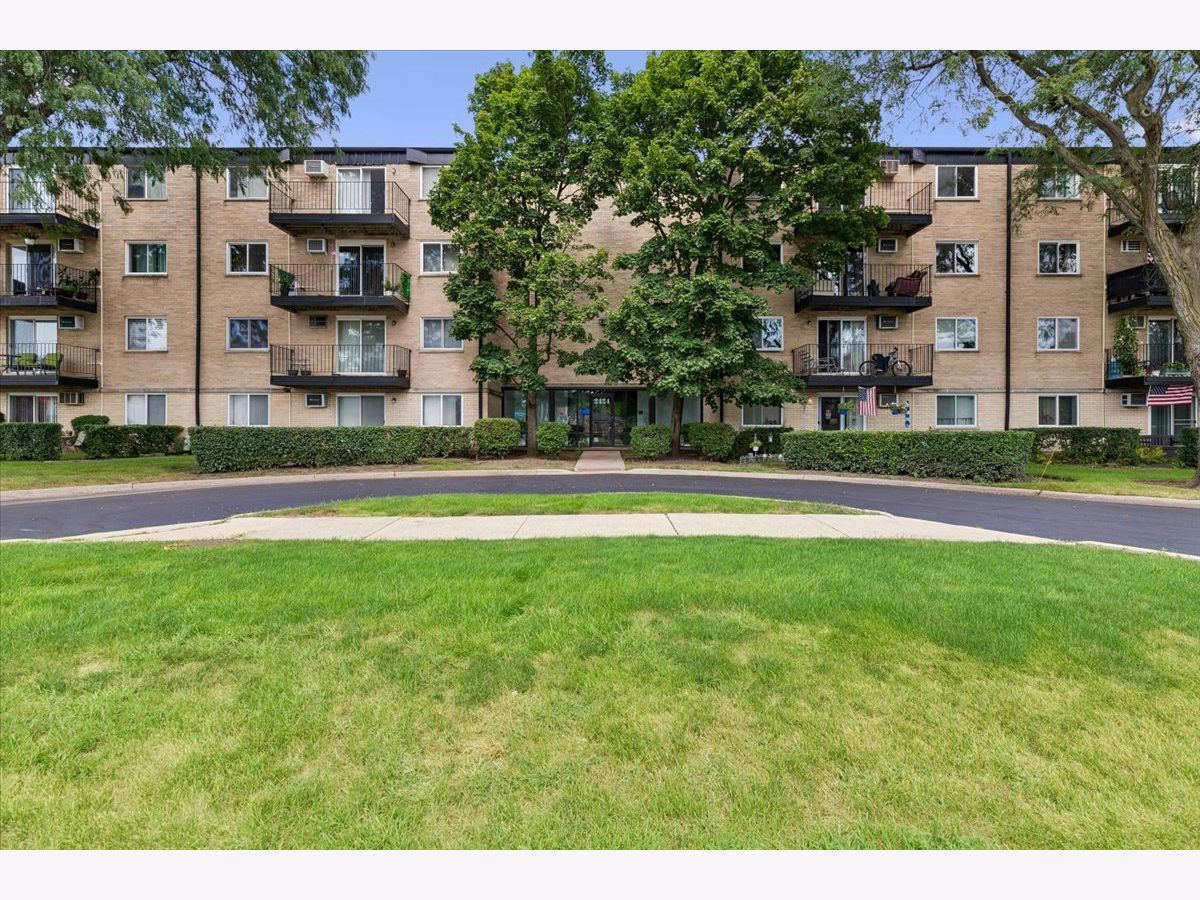  For Rent Arlington Heights Illinois, 2424 Oakton