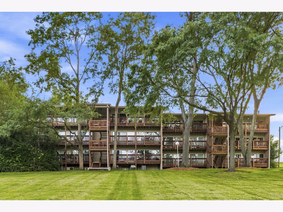 Condos & Townhomes For Sale Four Lakes Lisle Illinois, 5803 Oakwood Drive