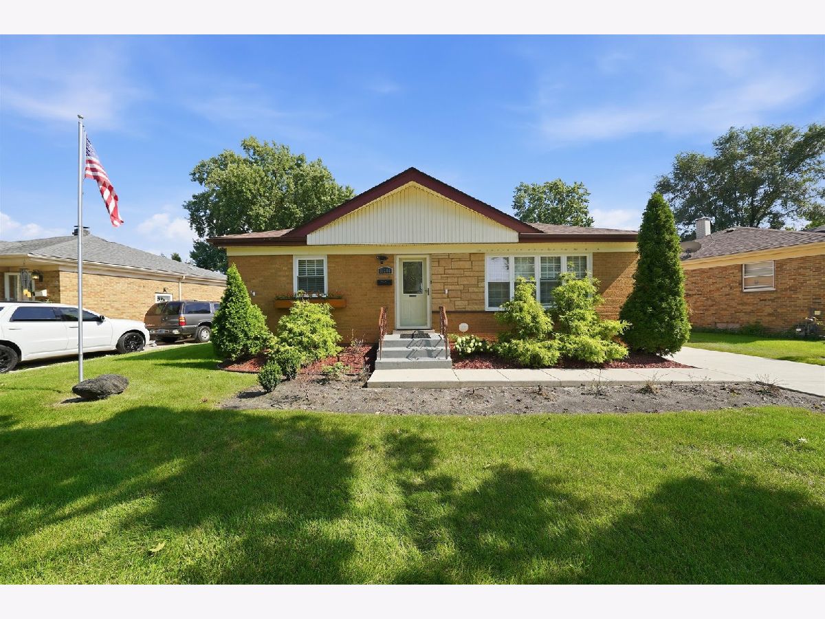  For Sale Westchester Illinois, 11201 Mandel Avenue