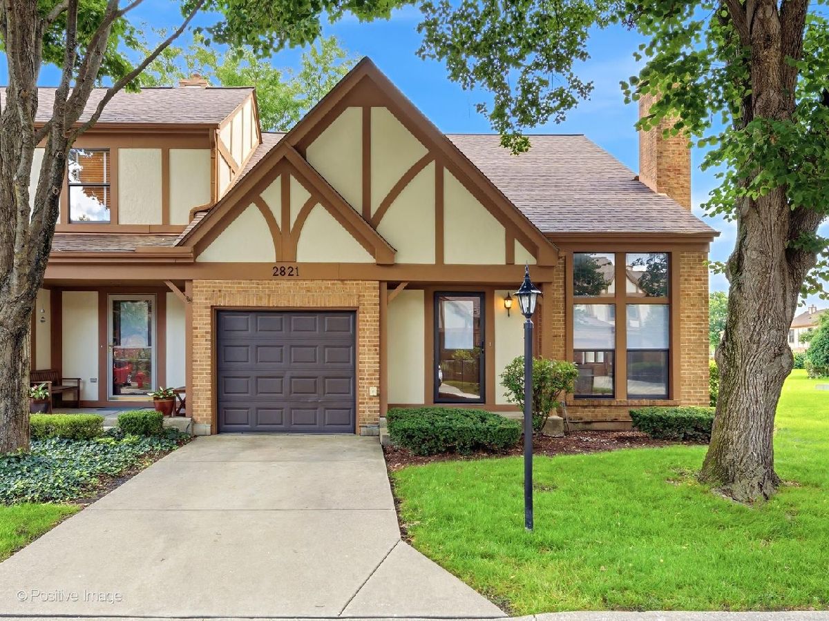  For Sale Westchester Illinois, 2821 Ashton Court