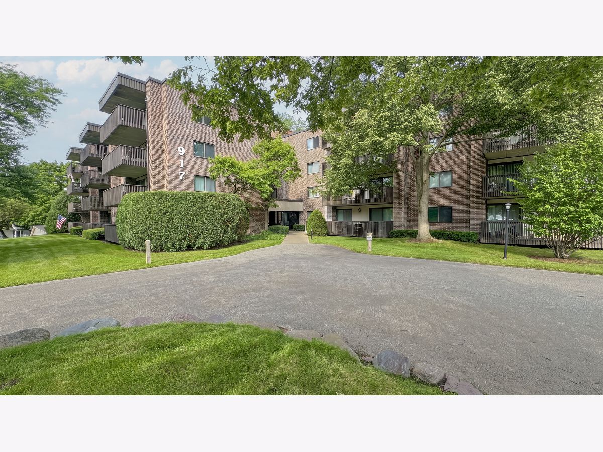 Townhomes & Condos & Homes For Sale Heather Ridge Gurnee Illinois, 917 Vose Drive