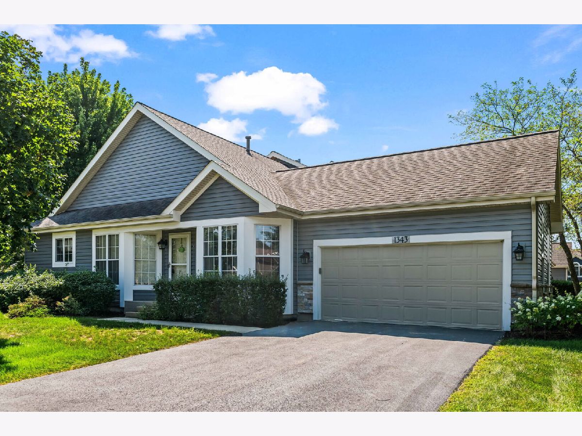  For Sale Carol Stream Illinois, 1343 Ridgefield Circle