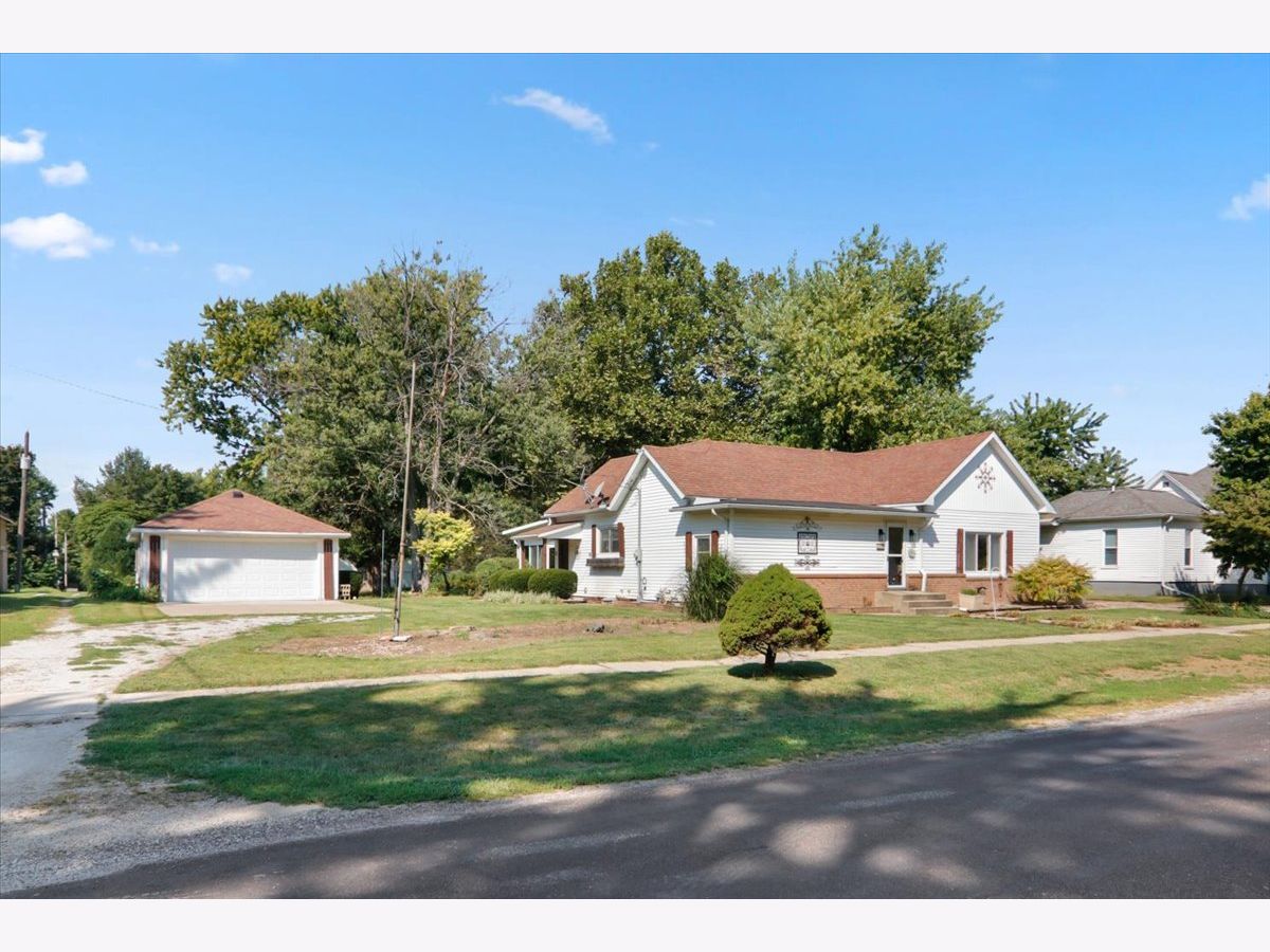  For Sale Gridley Illinois, 609 Woodford Street