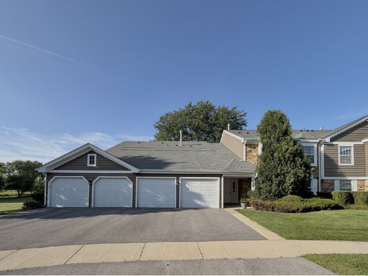  For Sale Schaumburg Illinois, 214 Maplebrook Court