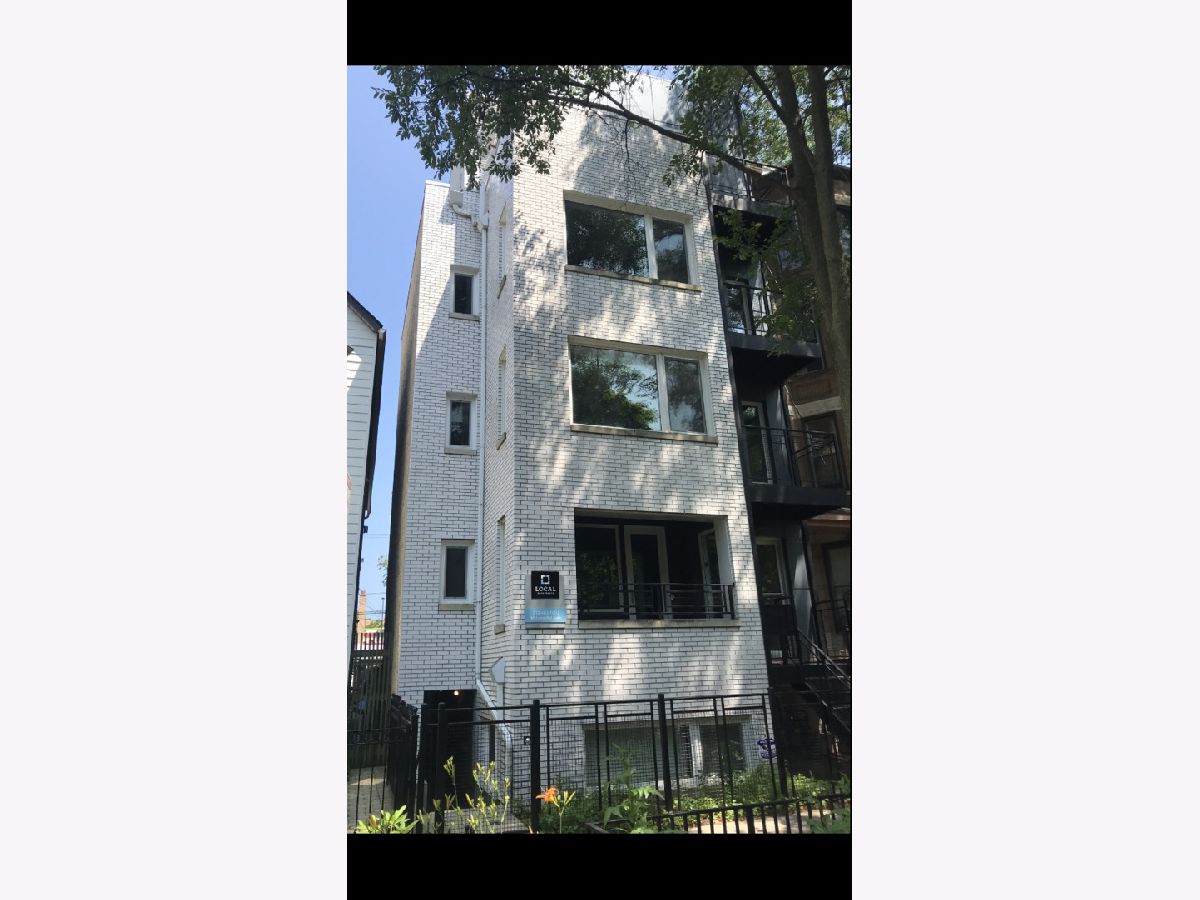Condominiums For Rent Wrigley View Village Chicago Illinois, 3525 Reta