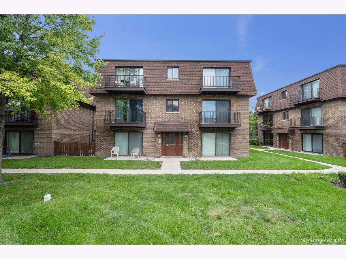 Condominiums For Sale La Casa Bianco Des Plaines Illinois, 9818 Bianco Terrace