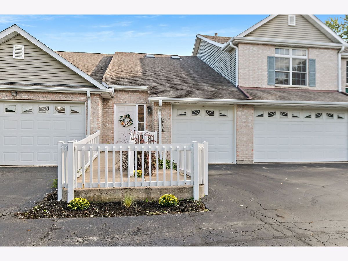 Townhomes & Homes For Sale South Pointe Greens Dekalb Illinois, 3853 South Pointe Drive