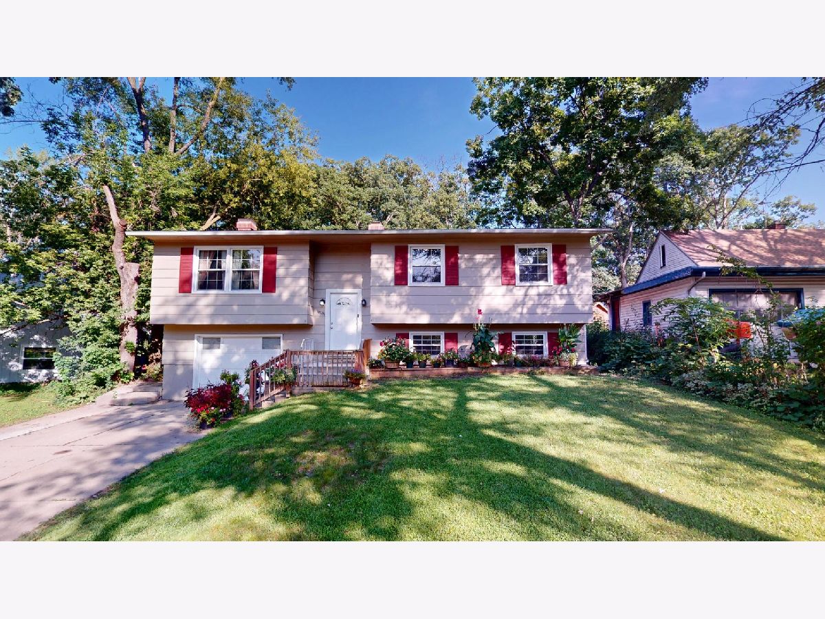 Homes For Sale Gages Lake Grayslake Illinois, 18099 Valley Drive