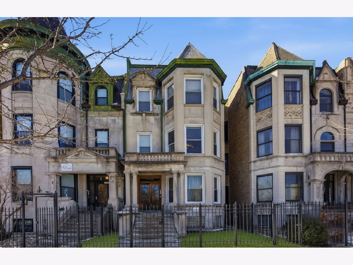 Condos & Townhomes & Homes For Sale Bronzeville Chicago Illinois, 4736 Prairie Avenue