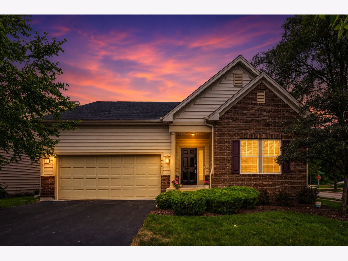  For Sale Aurora Illinois, 1648 Colchester Lane