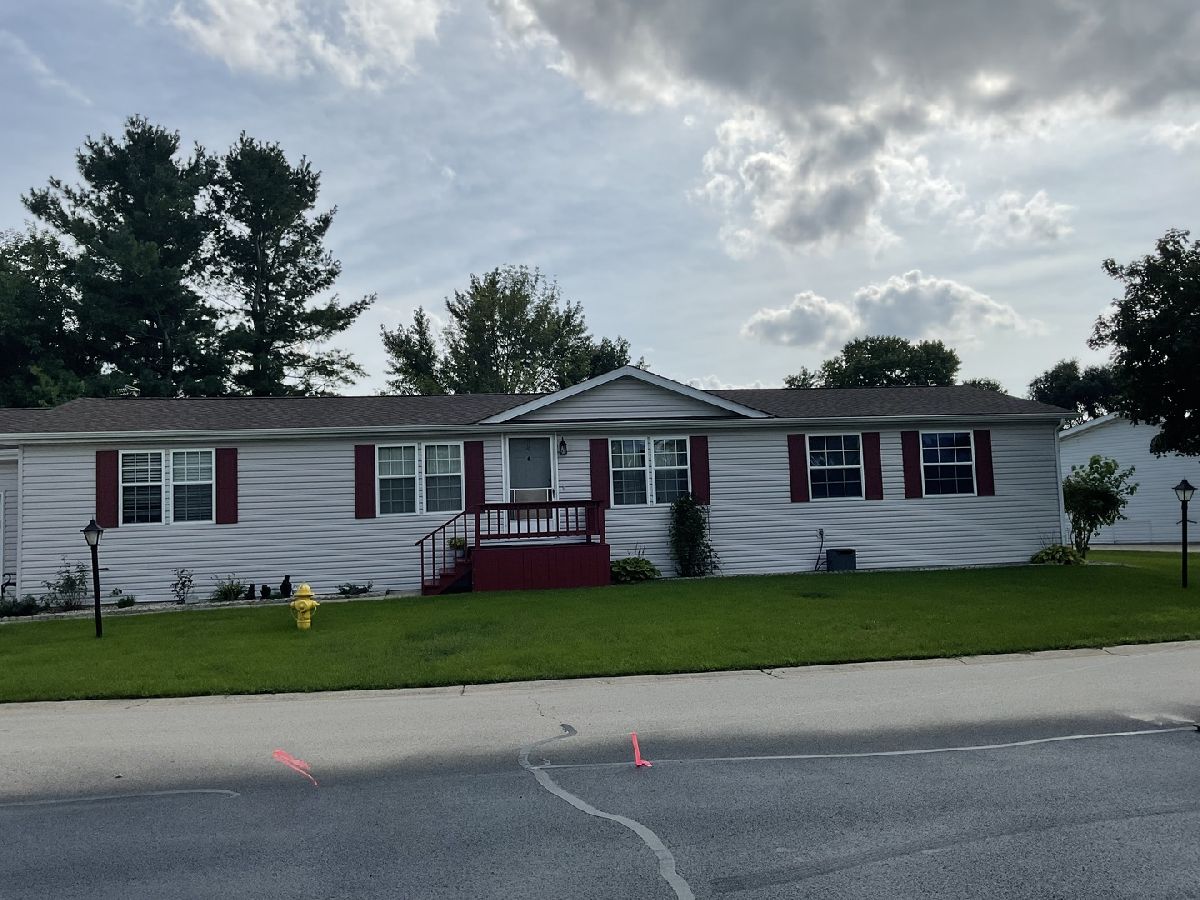  For Sale Roscoe Illinois, 5541 Mahogany Lane