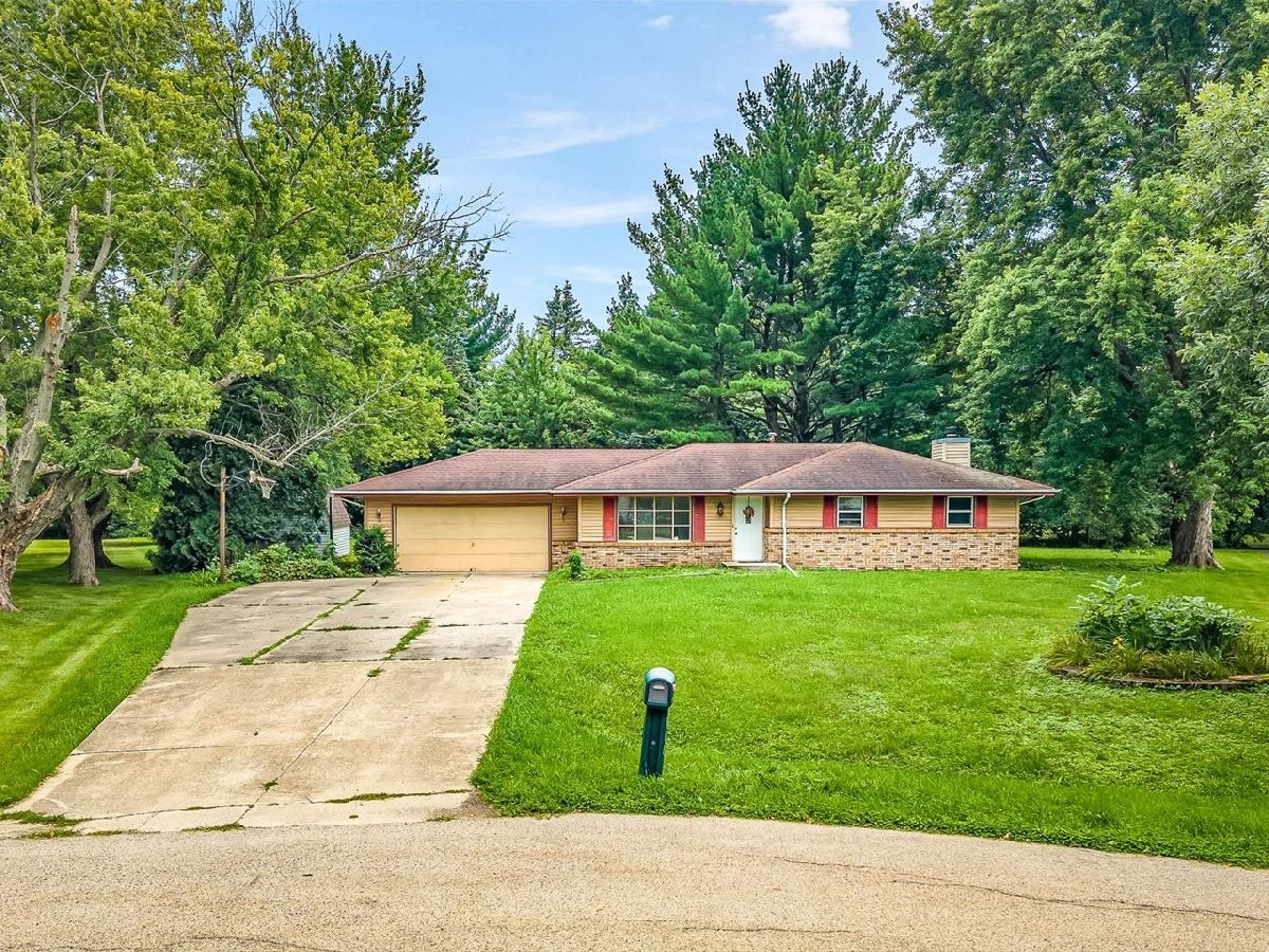  For Sale Rockford Illinois, 3919 Falling Leaf Drive