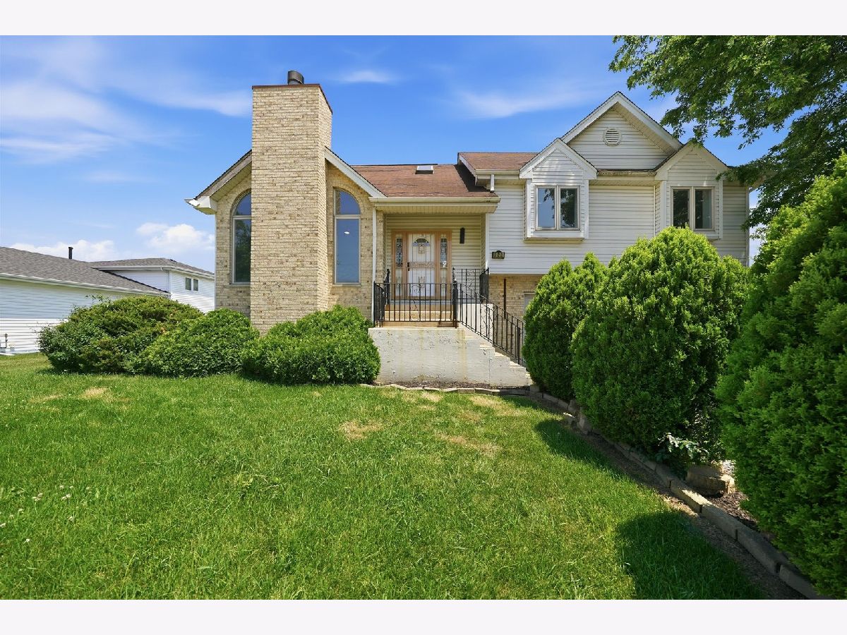  For Sale Glenwood Illinois, 223 Dante Avenue
