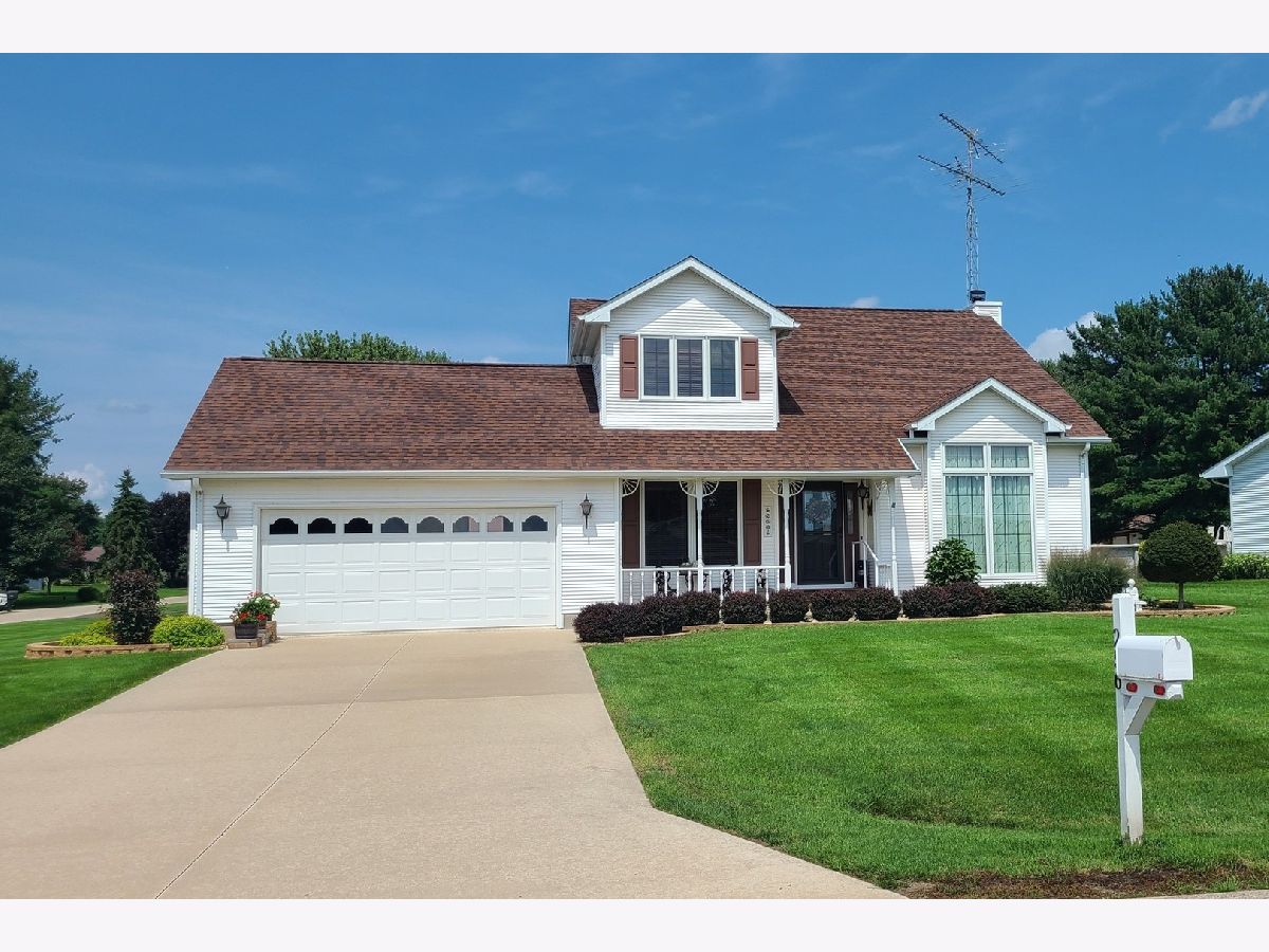  For Sale Dixon Illinois, 256 Cambridge Court