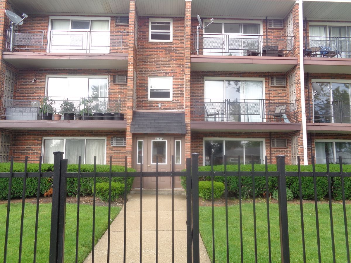  Rented Alsip Illinois, 11945 Hamlin