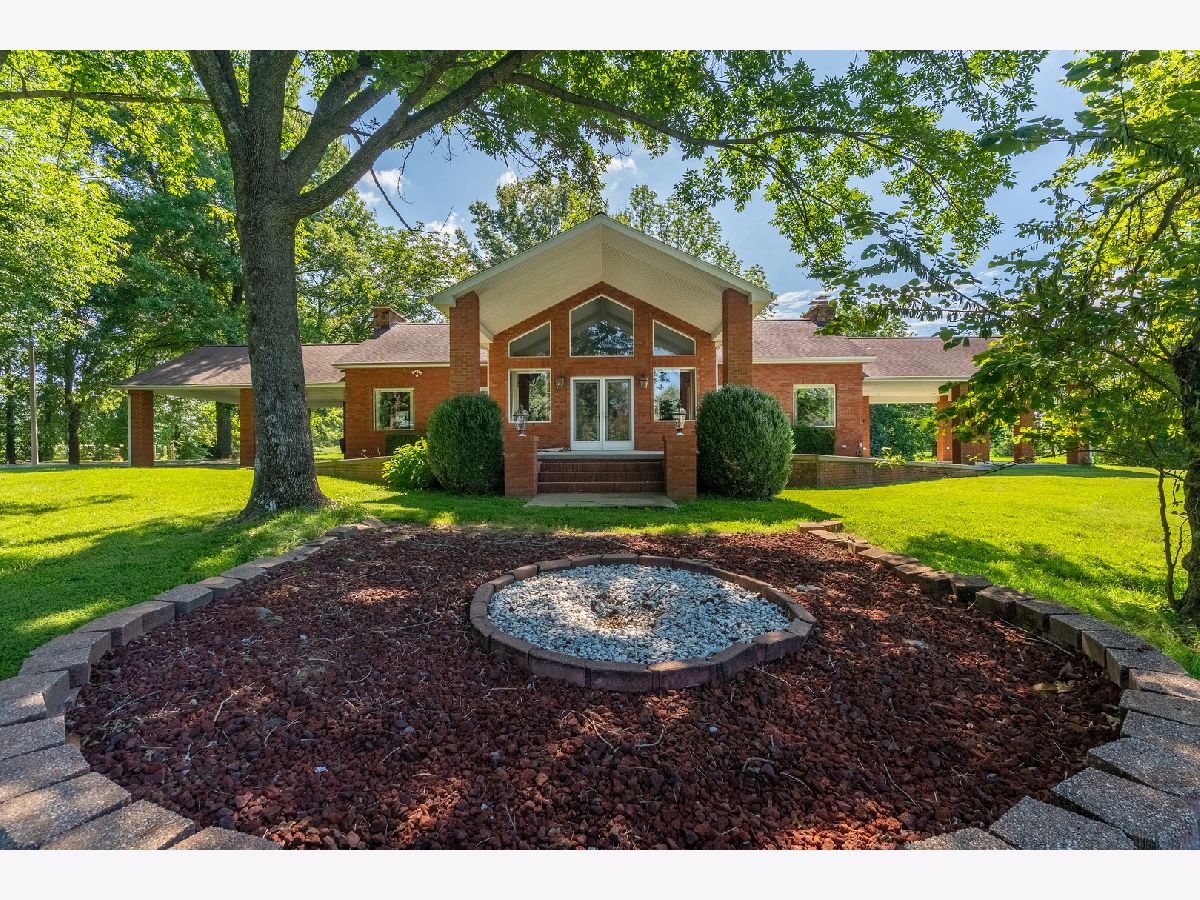  For Sale Carbondale Illinois, 208 Silver Bullet Drive