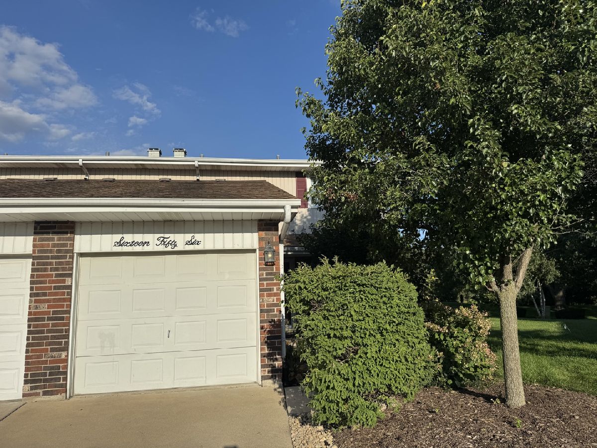  Rented Wheaton Illinois, 1656 Castbourne