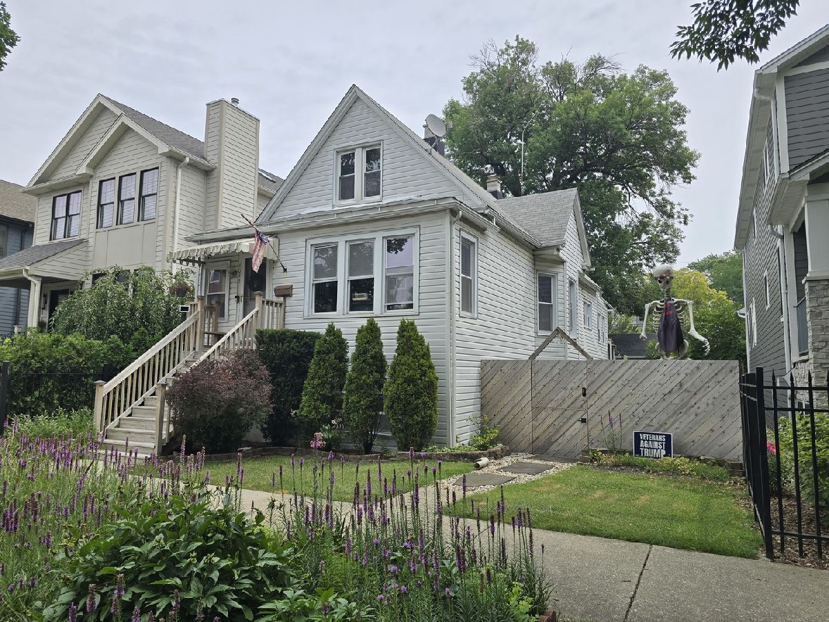 For Sale Chicago Illinois, 4043 Albany Avenue