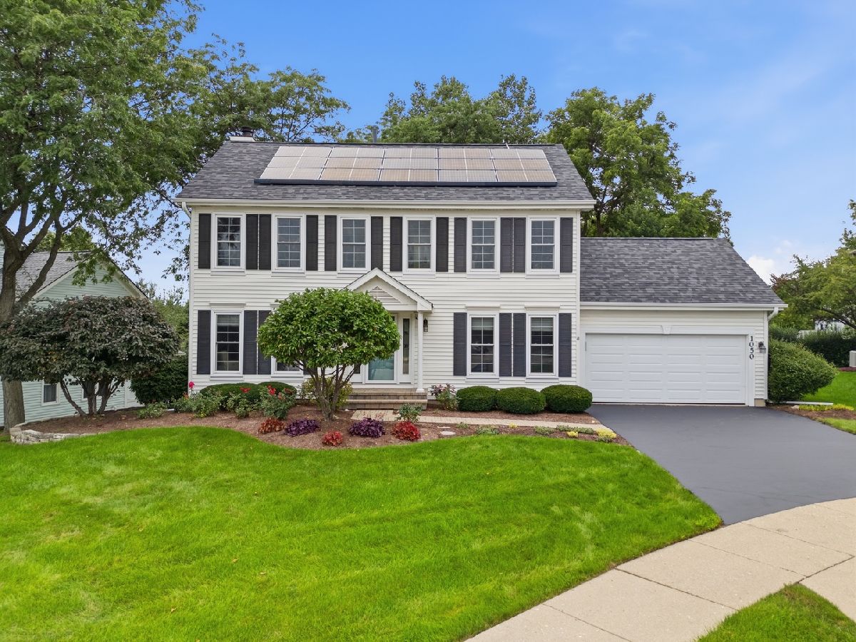 Townhomes & Condos & Homes For Sale Cobblers Crossing Elgin Illinois, 1050 Hampshire Lane