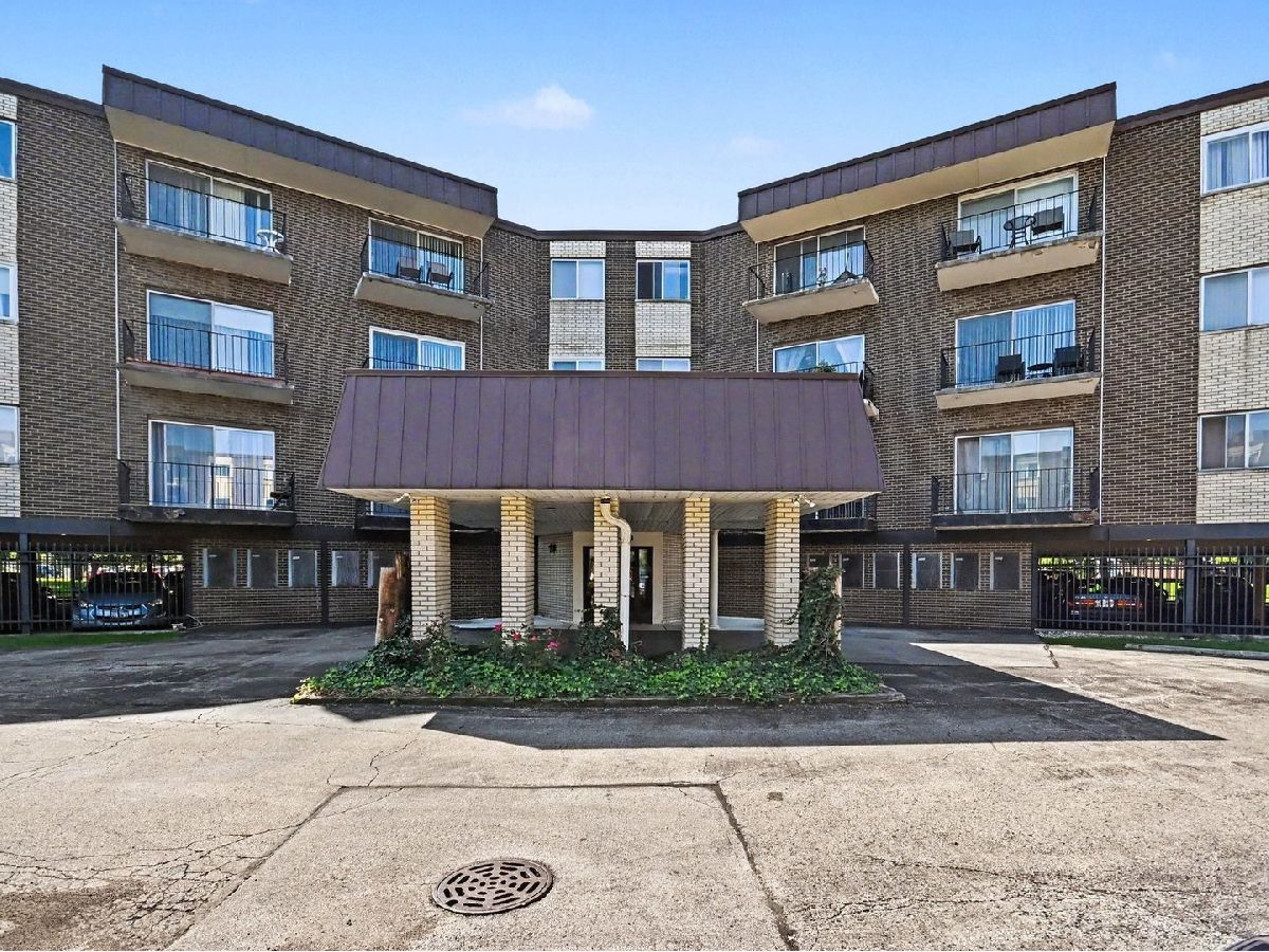 Condominiums & Homes For Sale Bayport Oak Lawn Illinois, 9840 Pulaski Road