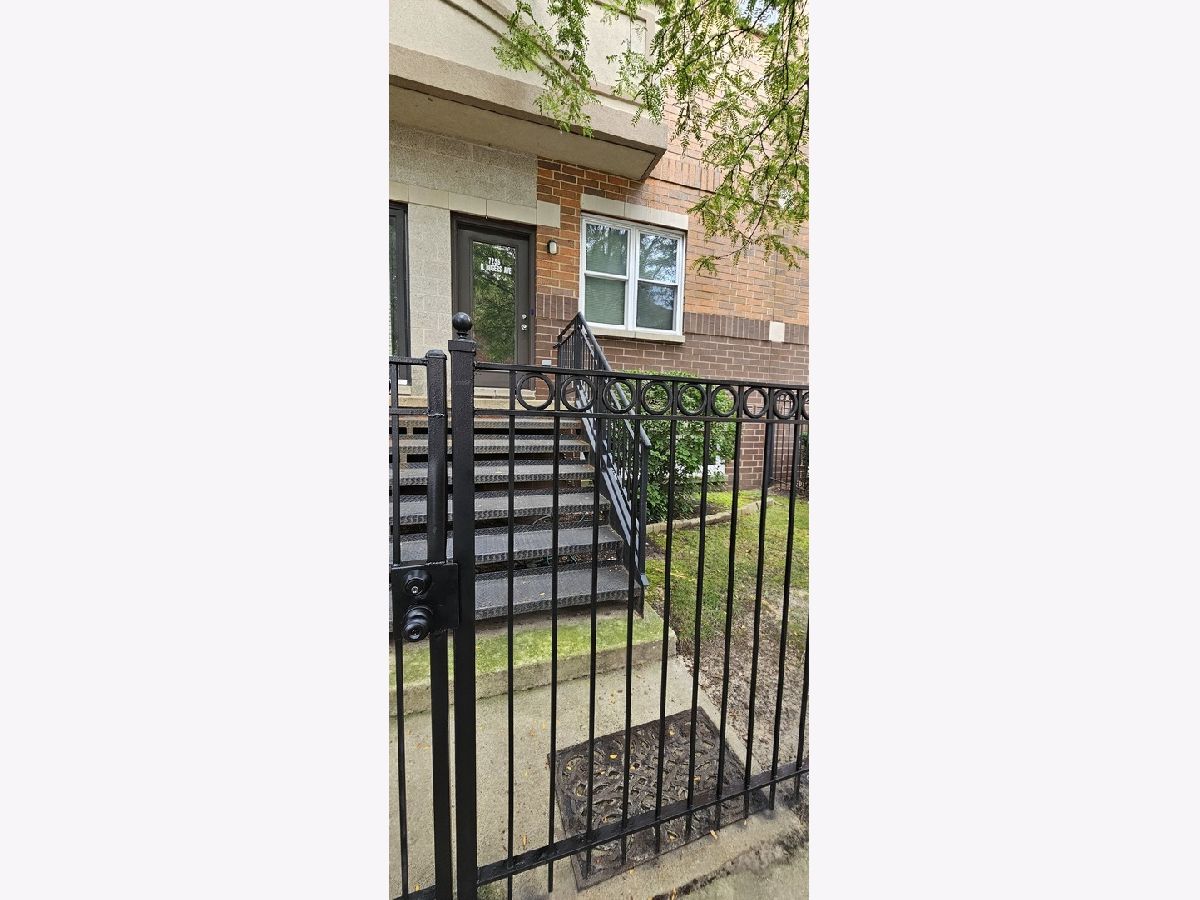  Rented Chicago Illinois, 7256 Rogers