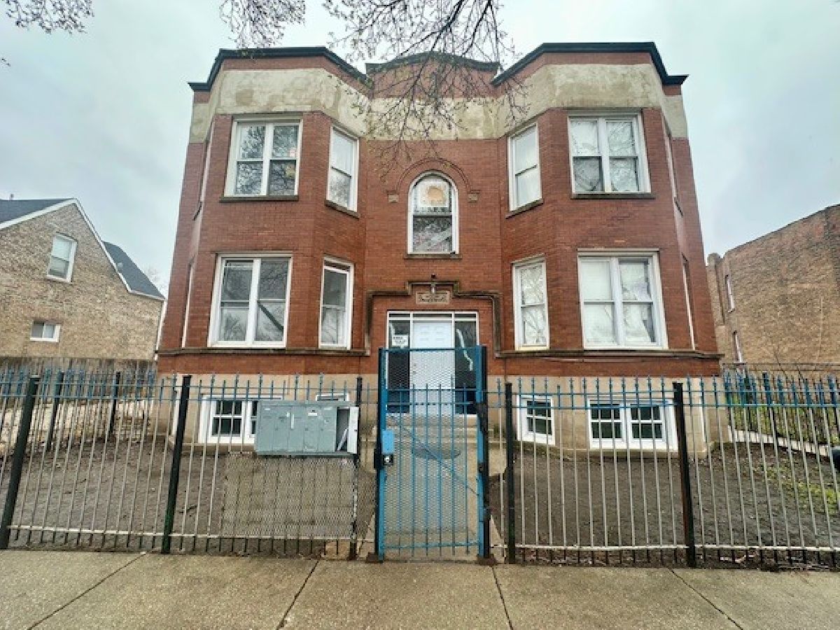  For Sale Chicago Illinois, 4035-37 Harrison Street