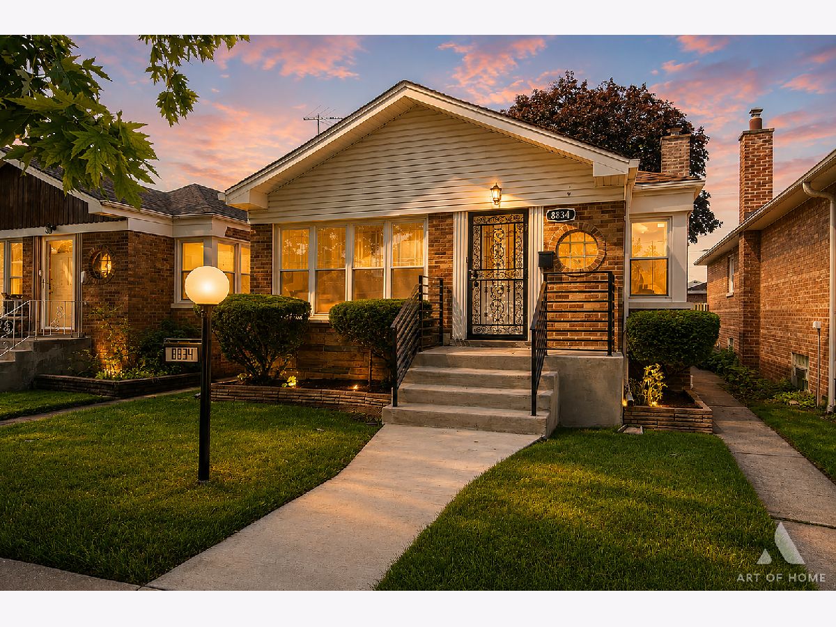  For Sale Chicago Illinois, 8834 Oglesby Avenue