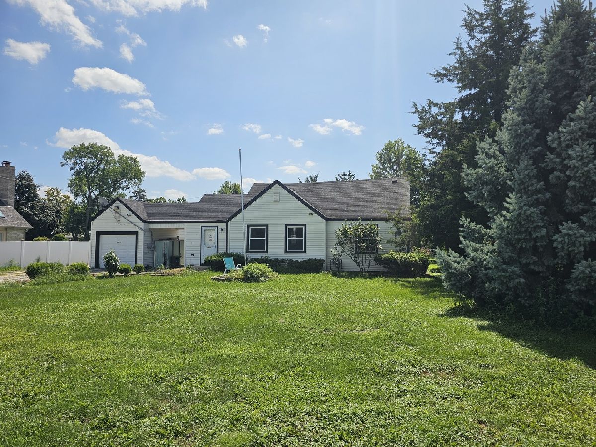  For Sale Hickory Hills Illinois, 7911 92nd Street