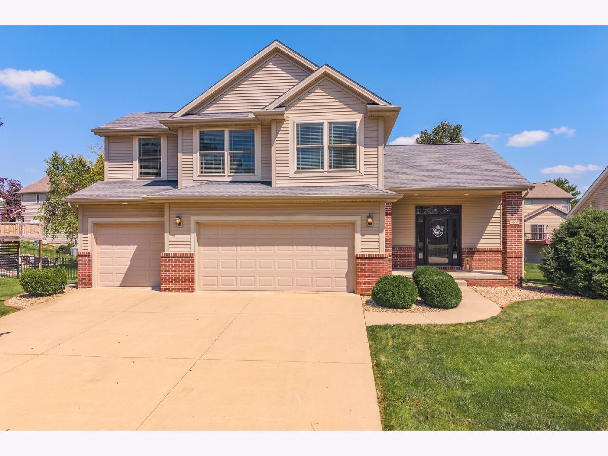 Homes & Condos & Townhomes For Sale Grove On Kickapoo Creek Bloomington Illinois, 1506 Kell Avenue