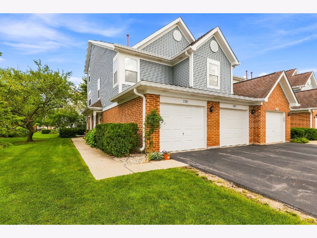 Townhomes & Condos For Sale Turnberry Manor Roselle Illinois, 299 Ashbury Lane