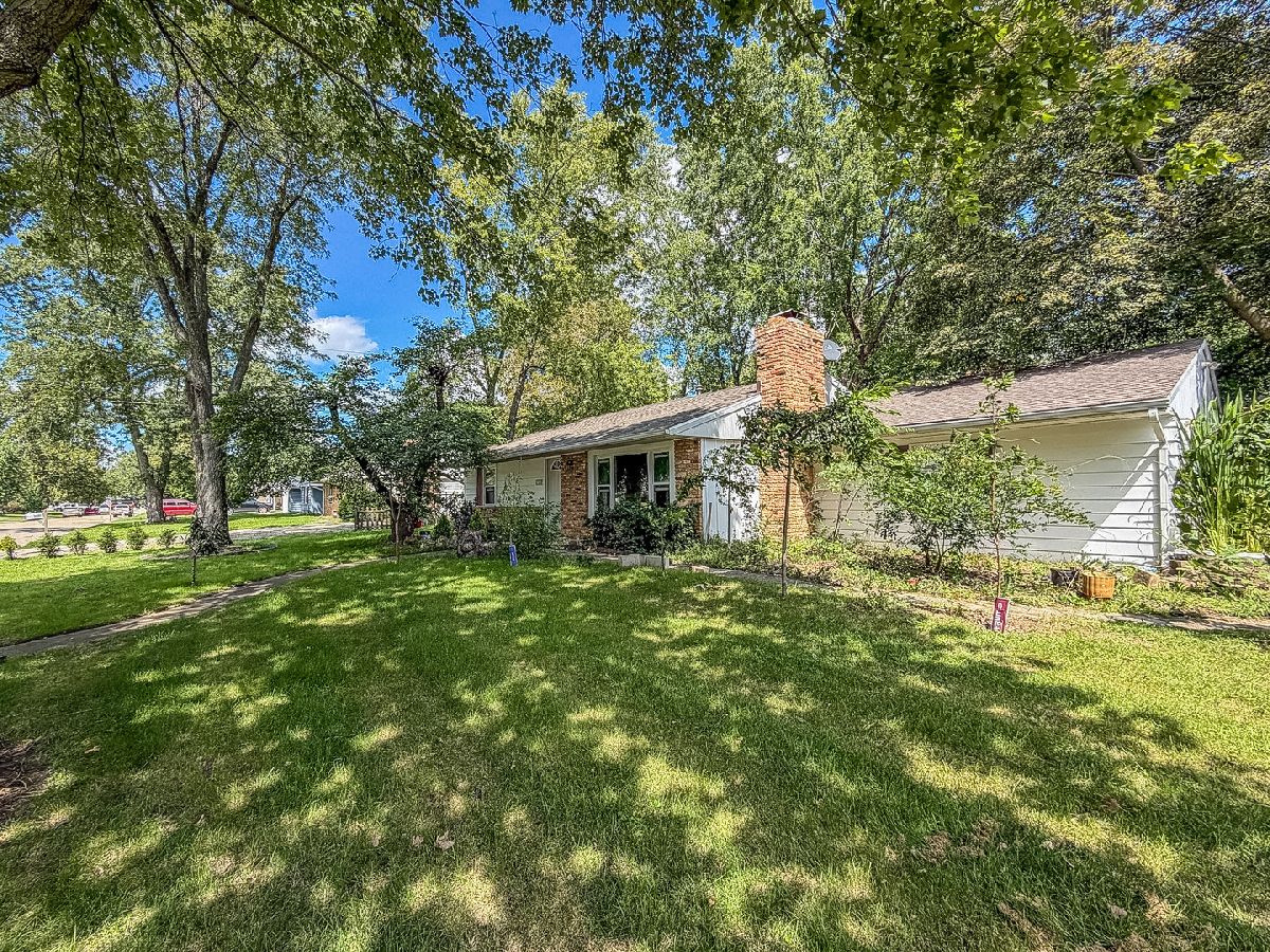  For Sale Champaign Illinois, 910 Maplepark Drive