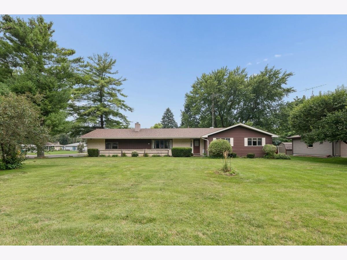  For Sale Sycamore Illinois, 209 Alfred Drive