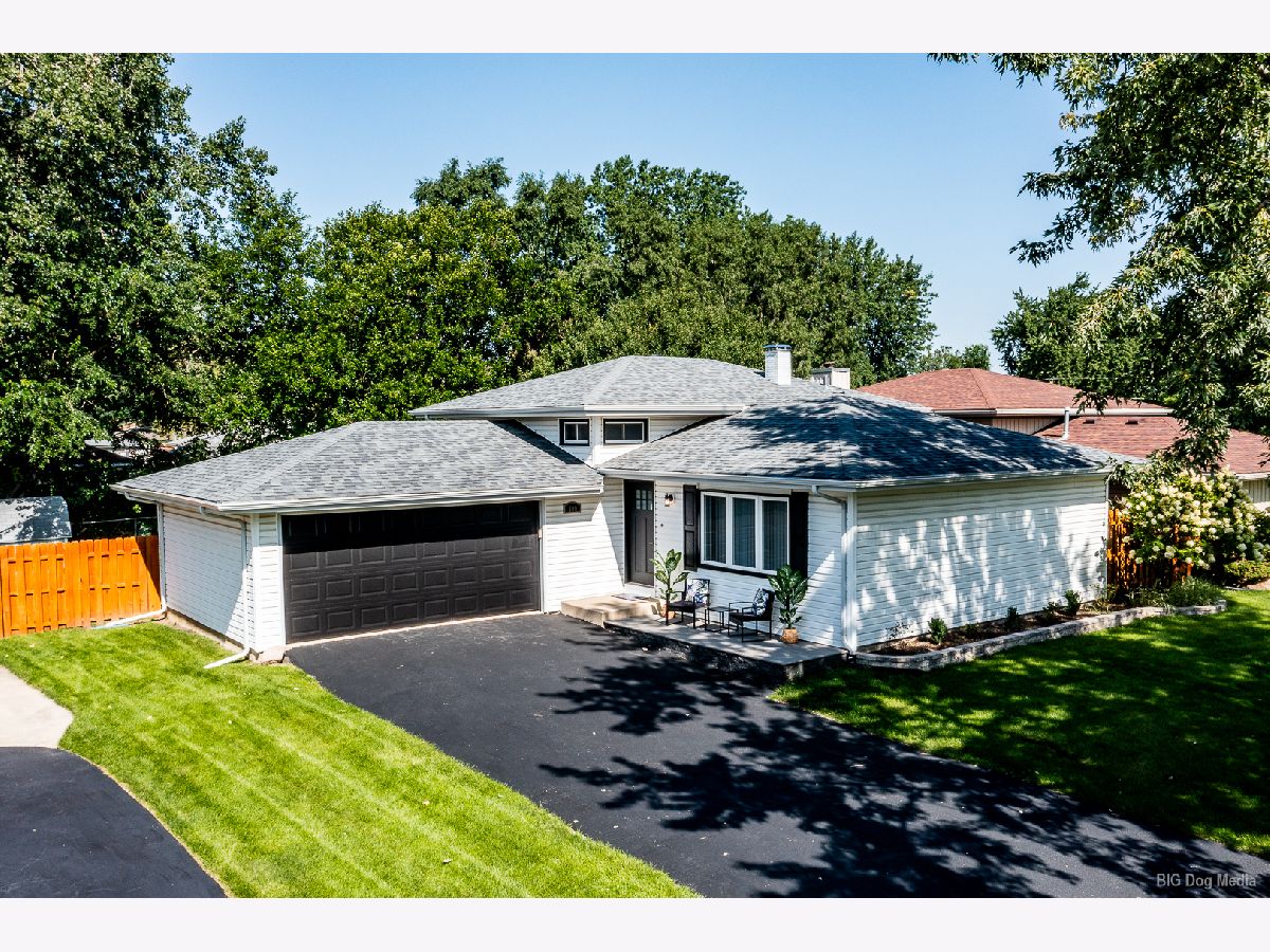  For Sale Lockport Illinois, 709 Reef Road