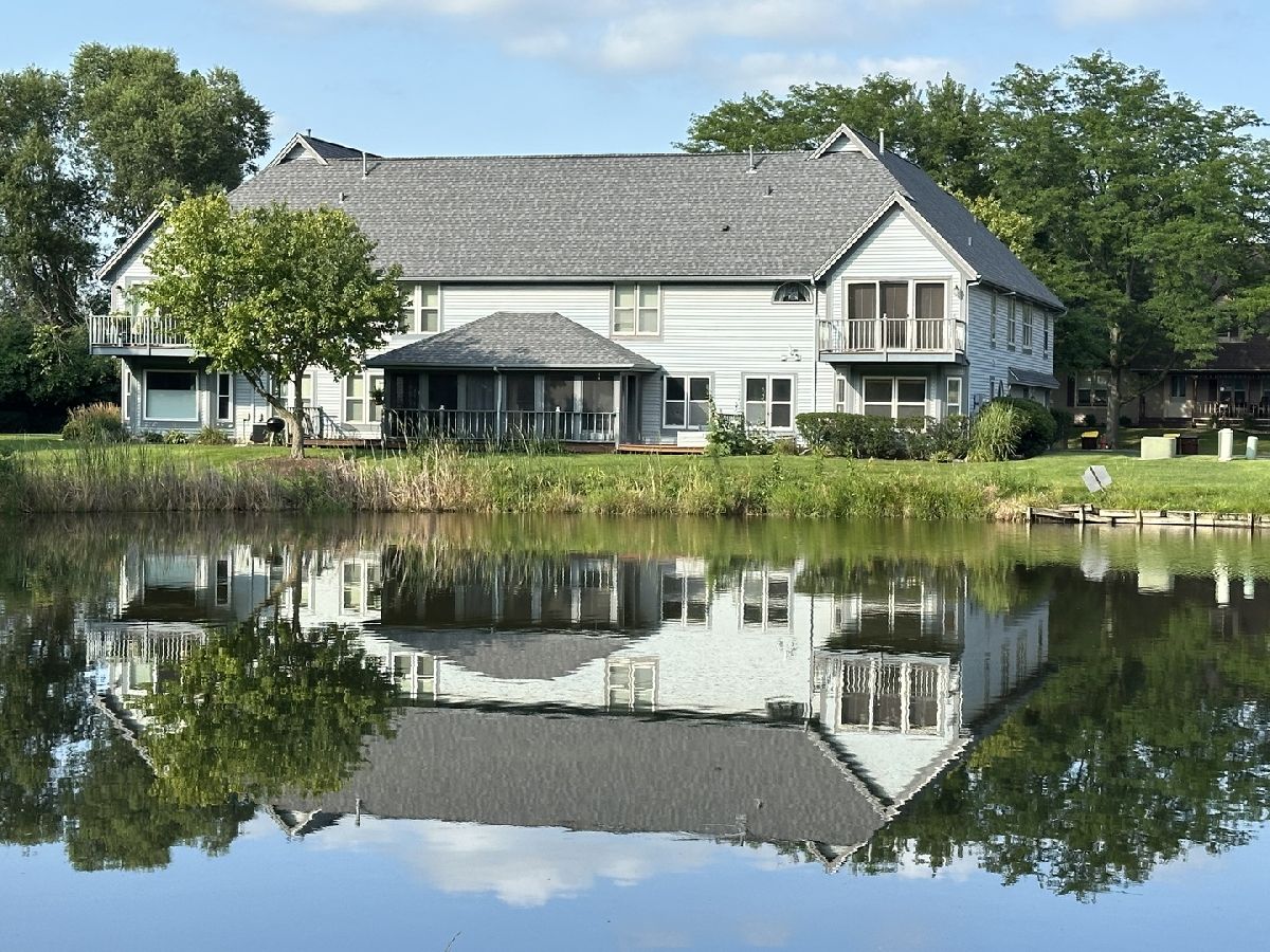 Condominiums & Homes For Sale Victorian Village Woodstock Illinois, 935 Victoria Drive
