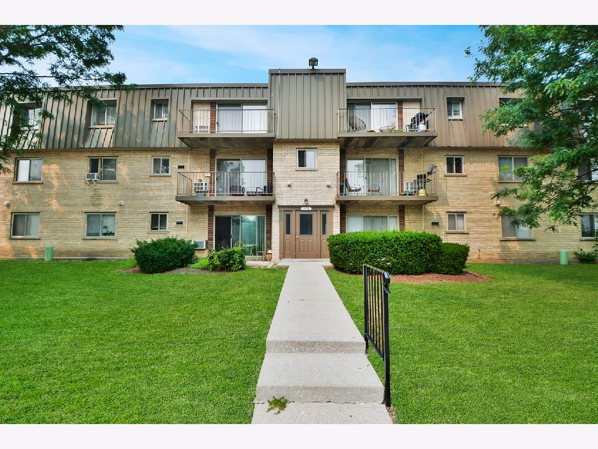 Condominiums For Sale Fairway Greens Wheeling Illinois, 575 Fairway View Drive