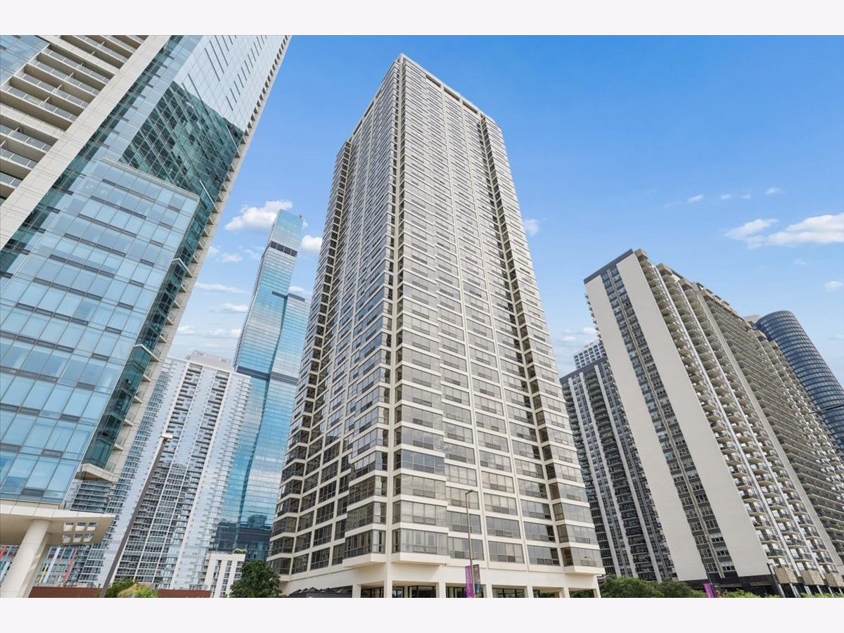 Condominiums For Sale The Buckingham Chicago Illinois, 360 Randolph Street