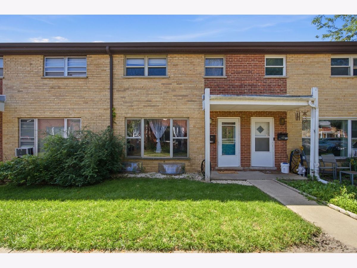 Townhomes For Sale North Towne Homes North Aurora Illinois, 207 Linn Court