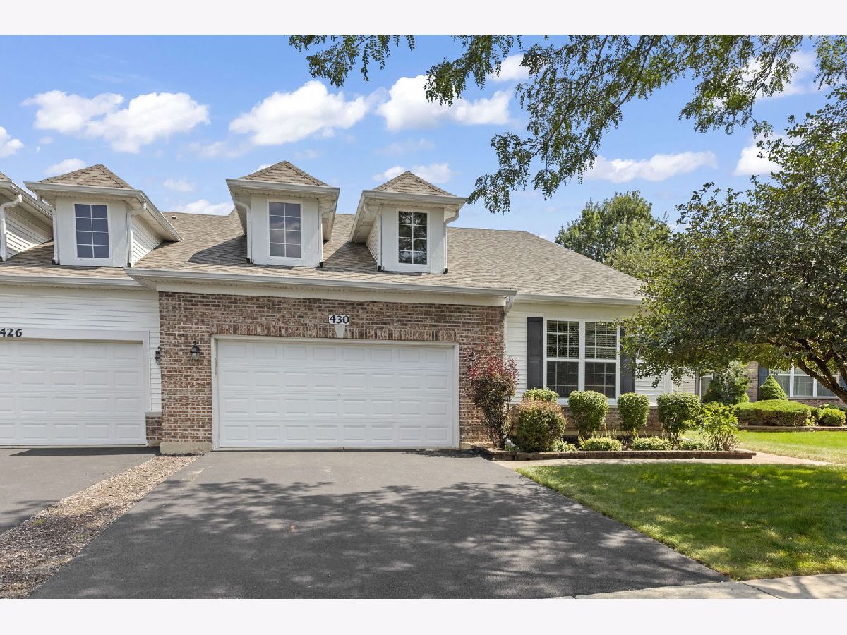  For Sale Carol Stream Illinois, 430 Woodhill Drive